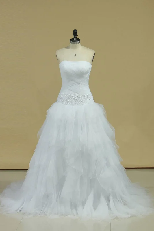 Tulle Wedding Dresses Strapless With Applique And Ruffles Court Train Tunics Polka dots