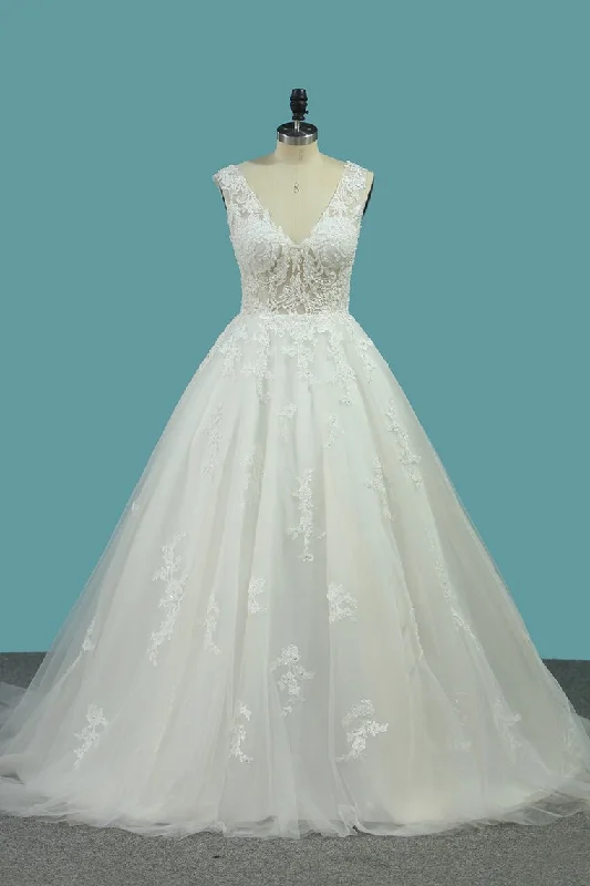 Tulle Wedding Dresses V Neck A Line With Applique Court Train Tunics Lace romantic