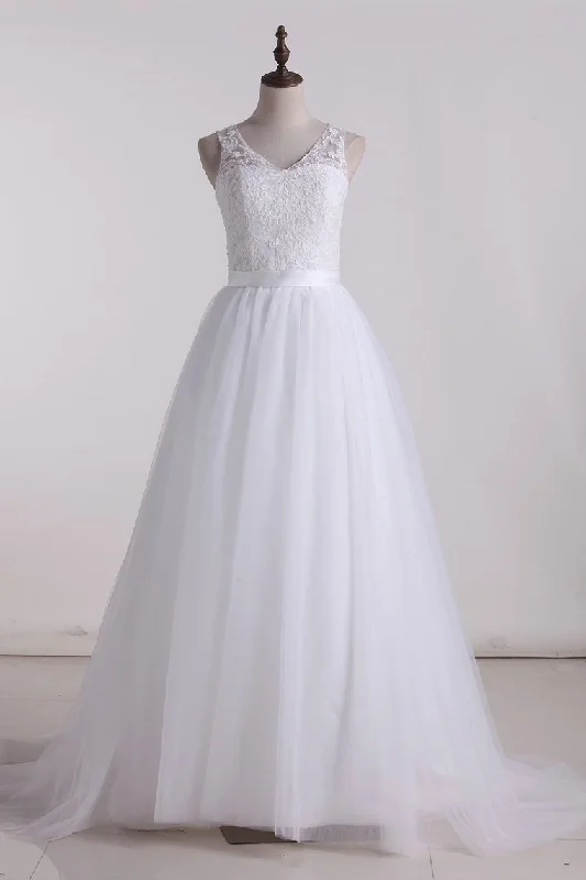 V-Neck A Line Wedding Dresses Tulle With Applique And Ribbon Tunics Plaid country