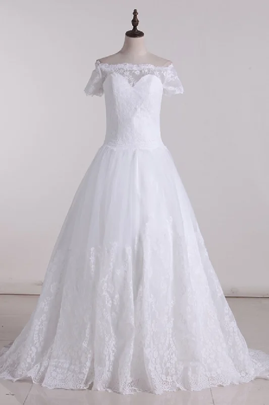 Wedding Dresses A Line Boat Neck Tulle With Applique Court Train Tunics Fall fleece